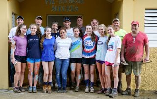 Volunteers helping in Dominican Republic